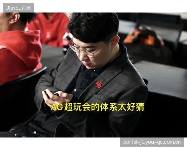 冠军教练战术手册被媒体连夜拆解，热议不断